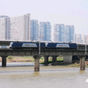 铁路人常说的双机重联是怎么回事