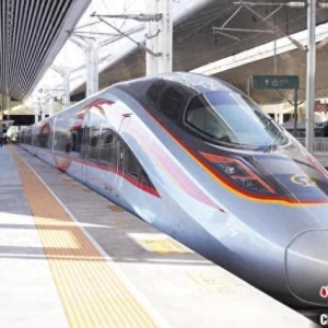 太铁首开“复兴号”智能动车组助旅客乘高铁游山西