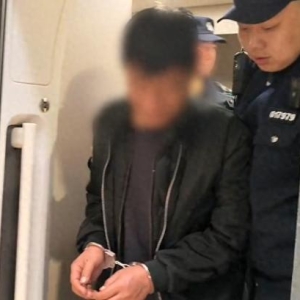 男子高铁霸座并骚扰女乘客，北京铁路警方：行拘！