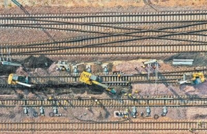 “哐当”“哐当”，记忆里坐火车的声音哪去了？