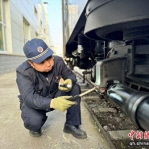冶建军：“明察秋毫”的高原铁路车辆安全“哨兵”