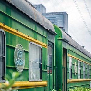 电影感绿皮火车大片，竟然在上海的公园和咖啡馆就能拍到！