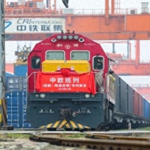 中欧班列（成都—陶里亚蒂）专列首发，“乘客”是汽车零配件