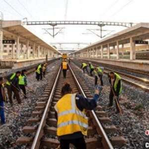 寒潮来袭 铁路职工筑牢冬运电煤保供运输通道