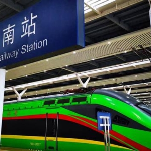 跨越山水 连接未来丨中外乘客为何点赞中老铁路？