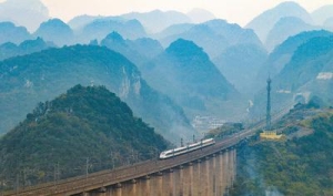 铁路年发送旅客首超40亿人次