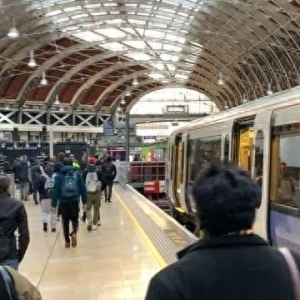 英国铁路通信系统出现“全国性故障” 全铁路网列车受影响