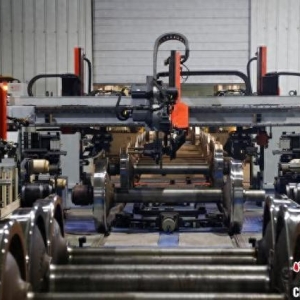 春运准备进行时 智慧赋能青藏铁路车辆轮轴检修