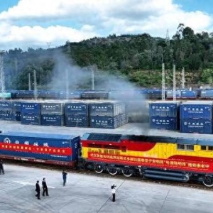 中老泰铁路“昆明陆港号”多式联运货运列车首发——开启区域合作新纪元