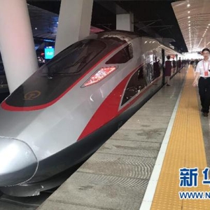 时速350公里！记者带你体验中国高铁“达速”试验