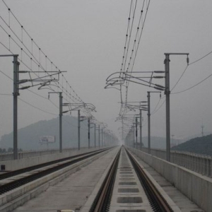 高速铁路接触网的特点及要求