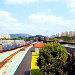 满载温情，铁路助力春运货物奔赴万家灯火