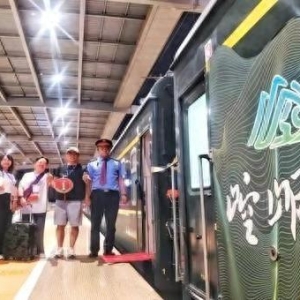 时评：旅游专列驰骋 释放流动中国满满活力