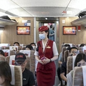 高铁开一趟赚多少钱？高铁票价那么贵，为何中国高铁还负债累累？