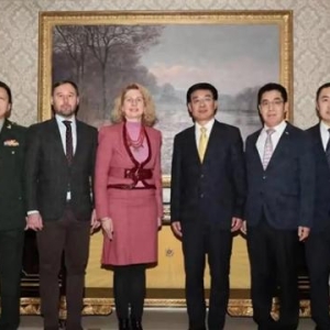 基辅惊现中国专列！泽连斯基态度转变，俄乌冲突将终结？