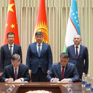 27年没白等，中国马上开建中吉乌铁路，新亚欧大陆桥南线将贯通