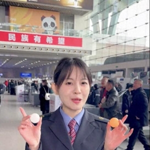 乒乓球不能带上高铁？工作人员：明令禁止！
