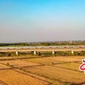 复兴号CR450：“中国智造”持续领跑世界