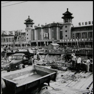 百年瞬间丨北京火车站建成