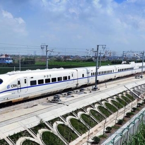 时速350公里的高铁，用的是什么电？和普通电有什么不同？