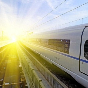 高铁为何越来越难坐？票价高、体验缩水，选择普快还是飞机更划算