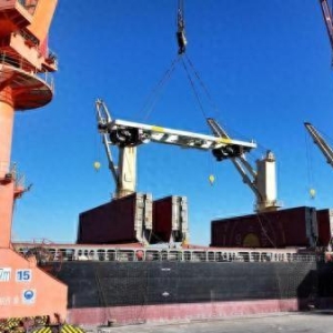 250台国产铁路车辆今起自天津港启运发往非洲