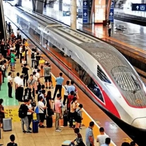 为什么宁愿坐十几个小时的火车也不愿坐高铁？变味的高铁背后真相