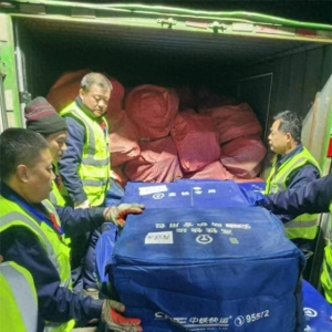 胶东海鲜朝发午至摆上河南餐桌！青岛至郑州“高铁快运”专列首发