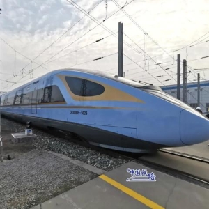 新型复兴号来了，蓝色的 ​