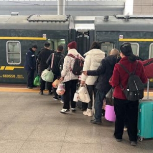 长三角铁路2025年春运预计发送旅客9700万人次，首趟临客列车今开出