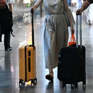 无缝换乘！高铁出站后50米就能办理登机托运，12306推出“空铁联运”