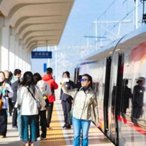 16.4万人次！荆荆高铁开通运营“满月”！