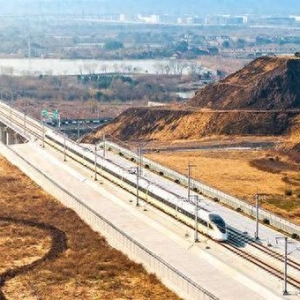 时评：感知铁路新线开通后的“热辣滚烫”