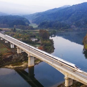 长三角铁路2024年发送旅客8.9亿人次，创历史新高