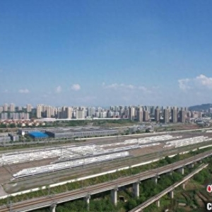 重庆：128组动车整装待发迎春运