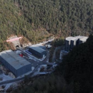 全长超过15公里，华东地区最长在建山岭铁路隧道顺利贯通