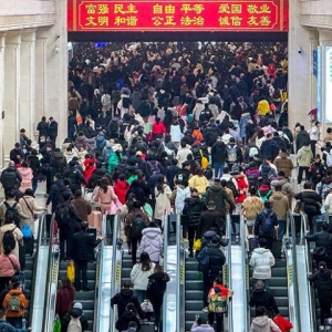 全国铁路预计今日发送旅客1420万人次，计划加开列车2051列