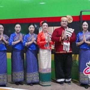 铁路时评：一路万象更新，共创繁荣富足