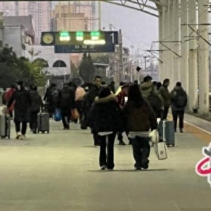 时评：特色列车“慢”游，体验深度游的魅力