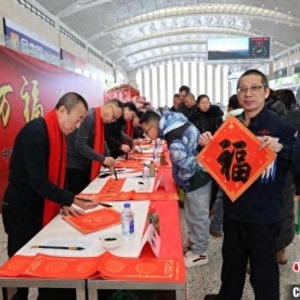 （新春走基层）铁路部门连推“暖服务”助吉林“冷经济”升温