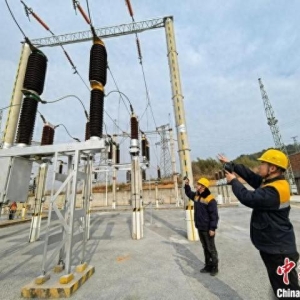 （新春走基层）衡柳线上的“变电卫士”：日夜兼程守护铁路供电“心脏”