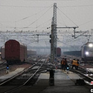 （新春走基层）中国铁路货运“心脏”为春耕送动能