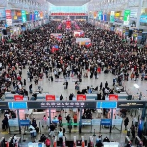 铁路迎来返程客流高峰，今日全国铁路预计发送旅客1450万人次