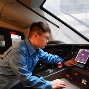 与高铁一起“奔跑”