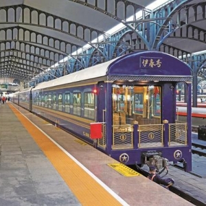 乘冰雪列车 畅游奇妙世界