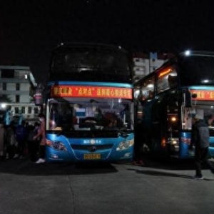 广东：节后返岗“点对点” 专列助力务工人员归程