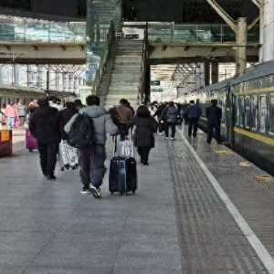 1645.4万人次，铁路春运跑出中国加速度