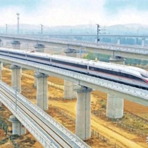 承重千吨列车的高铁桥梁，为什么要设计成空心的？原来大有玄机