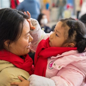 镜观中国·新华社国内新闻照片一周精选｜云南铁路开行蛇年首趟务工专列（2）