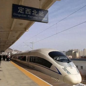 服务周到、专人引导……网友：这趟专列美得很！